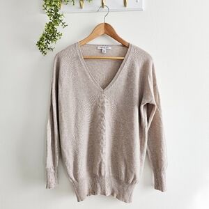 100% Cashmere Barrow & Grove V-Neck Camel Tan Preppy Casual Warm Sweater Size M
